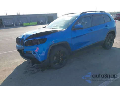 2018 Jeep Cherokee Latitude 4X4 z USA, uszkodzony, nr VIN 1C4PJMCB3JD588499